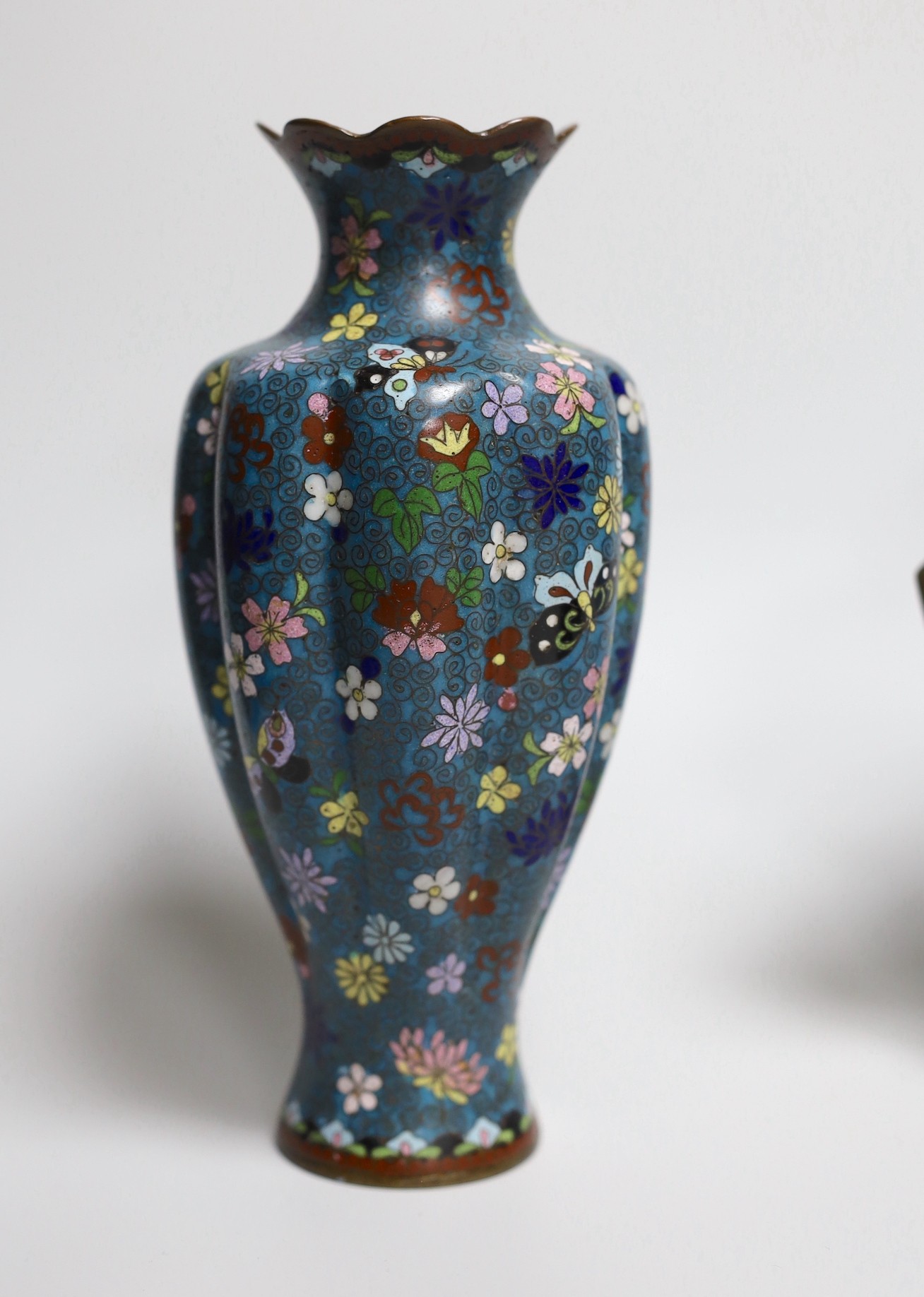 Two pairs of Japanese cloisonné enamel vases and a cloisonné enamel dish tallest 19cm